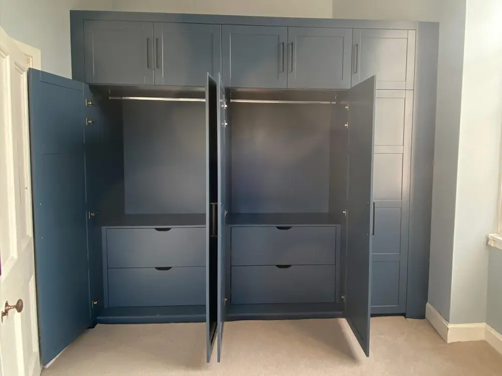 Custom Fitted Wardrobe